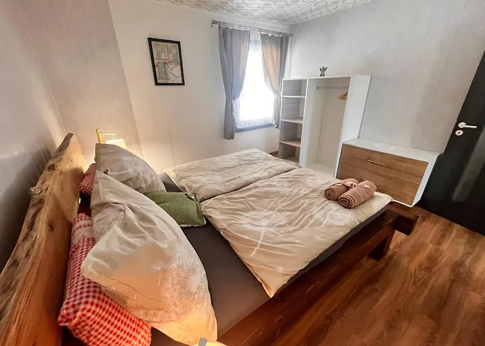 Pod Houbovym Vrchem אתר קמפינג Horní Planá